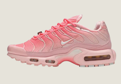 Nike Air Max Plus Triple Pink