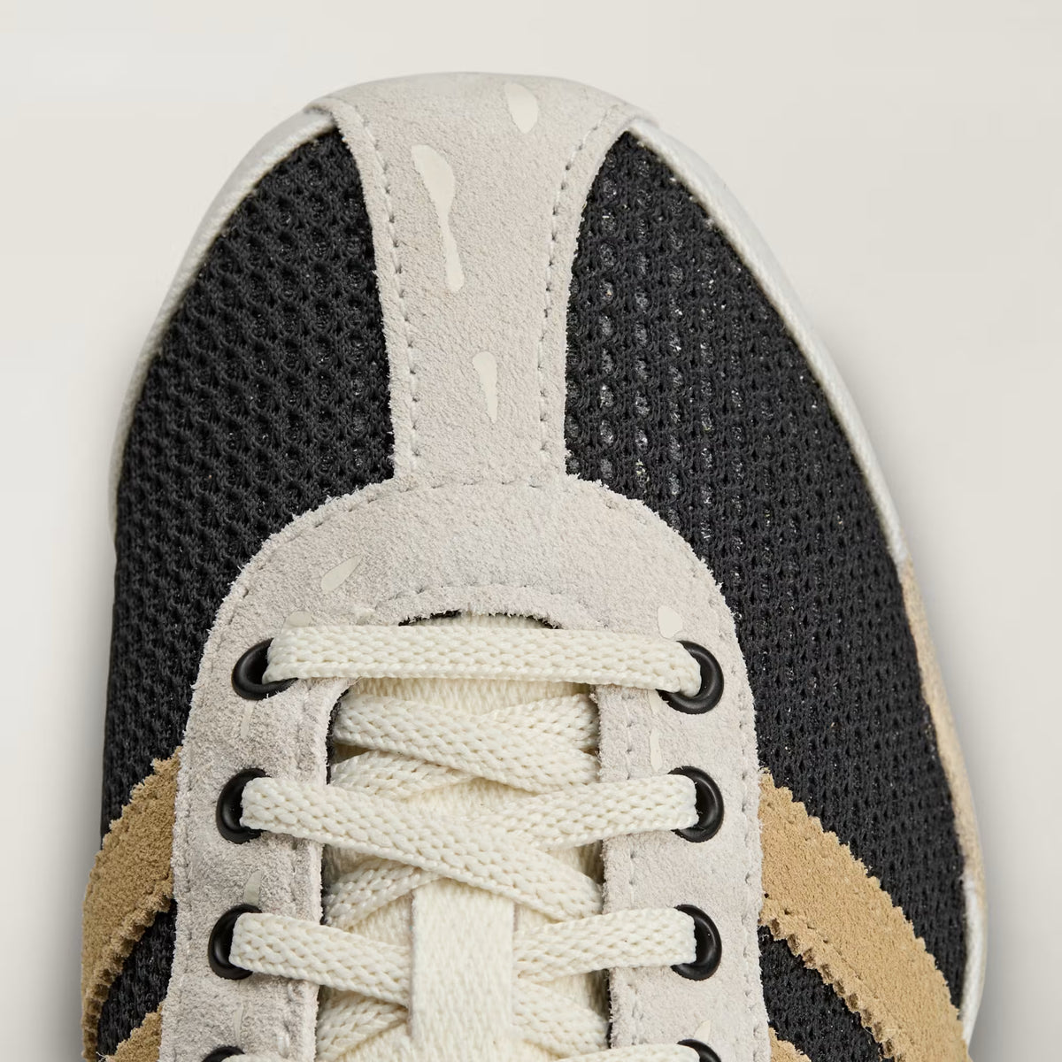 Tokyo sneakers X Song For The Mute - Black and Yellow