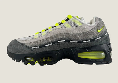 Nike X Undefeated Air Max 95 - Green