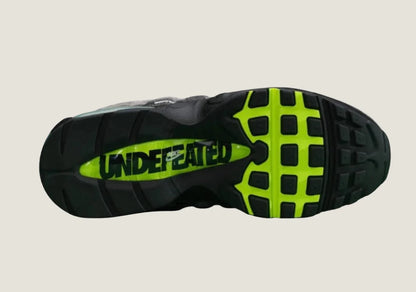 Nike X Undefeated Air Max 95 - Green