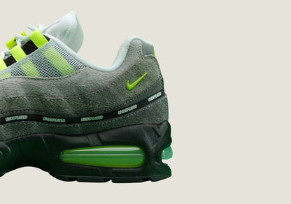 Nike X Undefeated Air Max 95 - Green